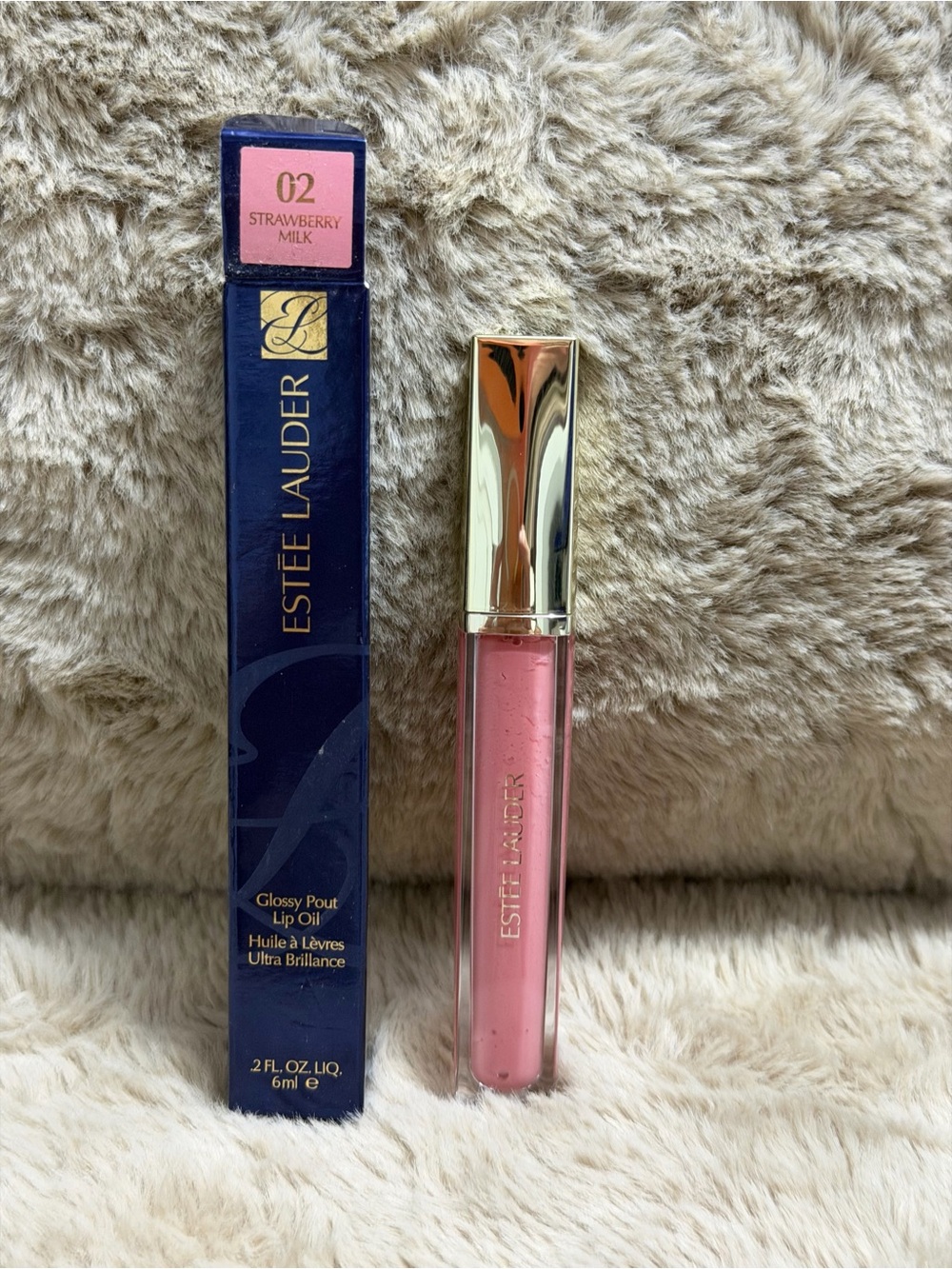 Estee Lauder Glossy Pout Lip Oil in Strawberry Milk Pink